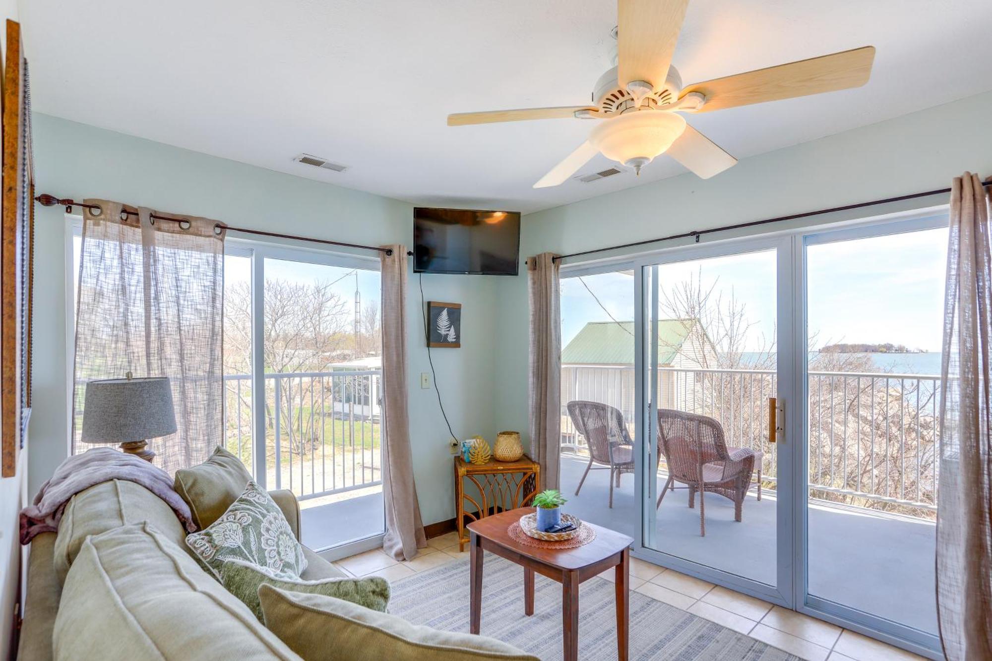 Waterfront Bass Island Retreat With Balcony And Tv Apartamento Put-in-Bay Exterior foto