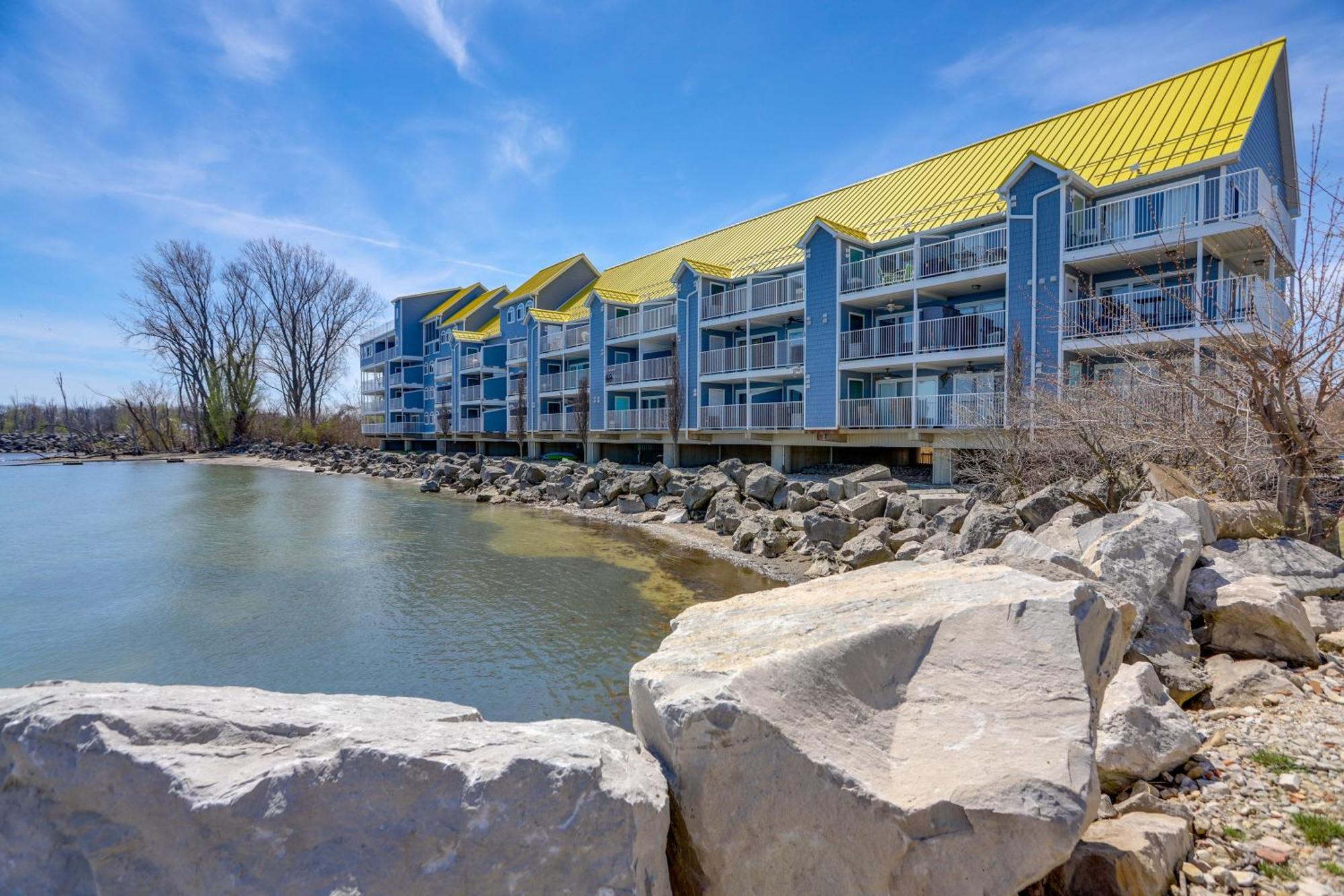 Waterfront Bass Island Retreat With Balcony And Tv Apartamento Put-in-Bay Exterior foto